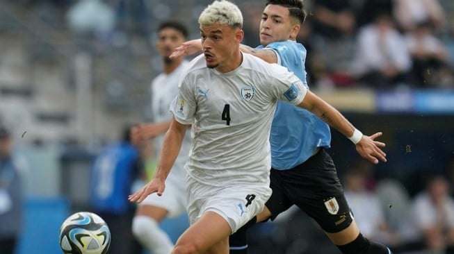 Keputusan Buruk FC Twente: Usir Mees Hilgers, Sambut Bek Israel [Tangkap layar Instagram]