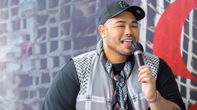 Ivan Gunawan Masih Tatoan Usai Pulang Haji: Ketimbang Bersih tapi Gak Salat