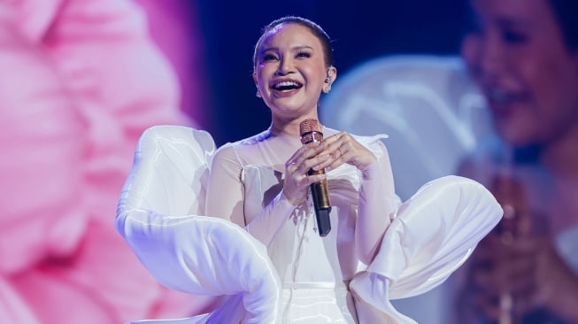 Rossa Buktikan Dirinya Queen of Pop Indonesia, Sukses Gelar Konser di Jakarta dan Malaysia