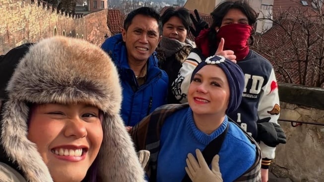 Eko Patrio saat liburan bareng keluarga di luar negeri (Instagram)