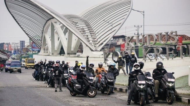 Maxi Yamaha Day Perdana Digelar di Kota Kudur yang Melibatkan Ratusan Bikers dari Berbagai Daerah Jawa Tengah. (Foto: YIMM)