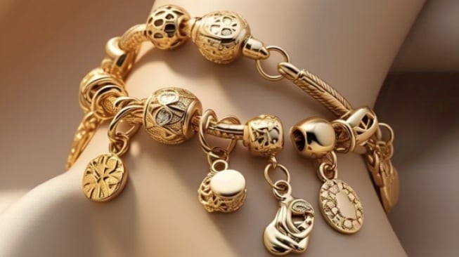 Gelang charm
