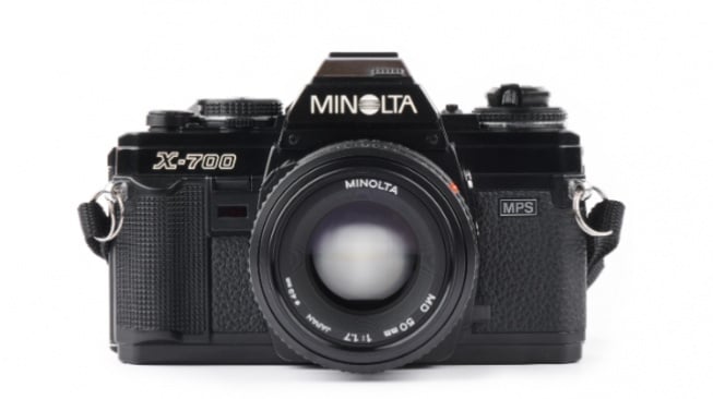 Kamera analog - Minolta X700. [Minolta]