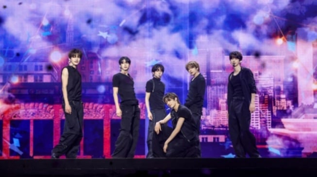 Ada SEVENTEEN hingga Park Bogum, TWS Sedot 16 Ribu Fans di Konser Perdana
