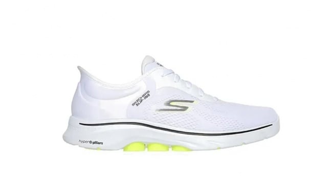 Sepatu jalan terbaik untuk orang tua. (skechers.id)