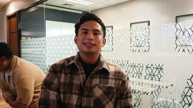 Niko Al Hakim alias Okin ditemui di Setiabudi, Jakarta Pusat pada Senin, 23 Juni 2025. [Suara.com/Rena Pangesti]