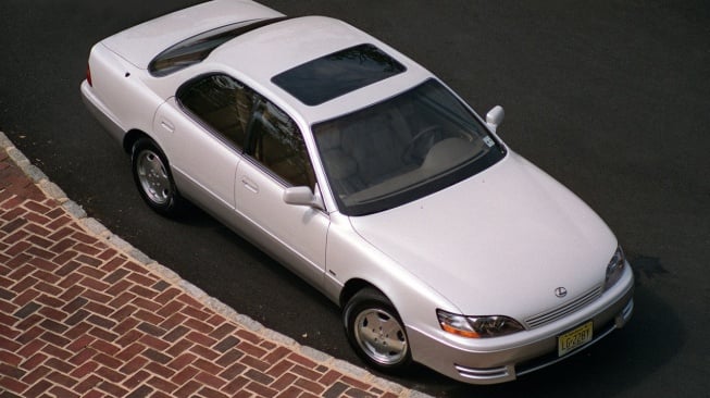 Lexus ES. (Carswp)