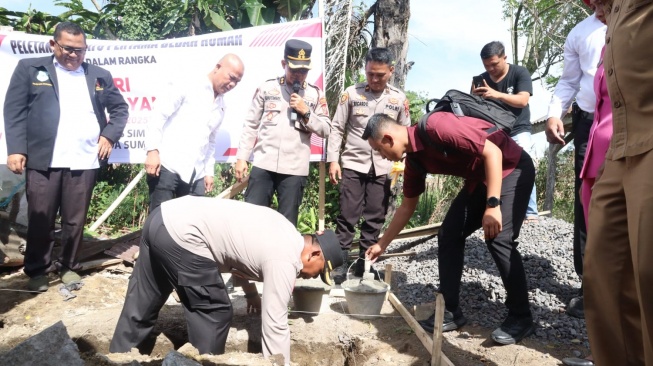 Polres Simalungun Hadirkan Rumah Layak Huni untuk Pasangan Lansia. [dok Polres Simalungun]