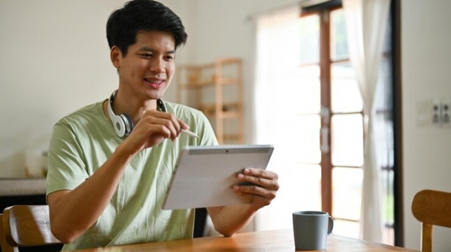 5 Rekomendasi Tablet untuk Menggambar: Harga Pelajar, Fitur Profesional