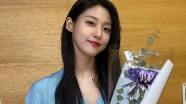 4 Ide OOTD Stylish ala Kim Seol Hyun, Fashionable dan Nyaman Buat Hangout!