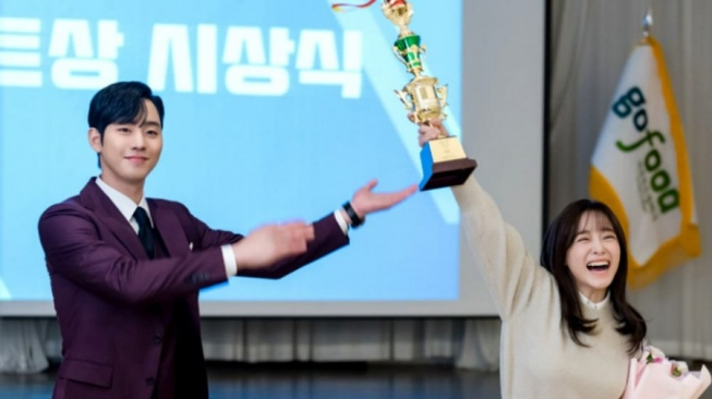 Ulasan Drama Korea Business Proposal: Kencan Buta yang Bawa Cinta Tak Terduga