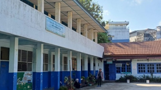 sekolah dasar yang sepi pendaftar
