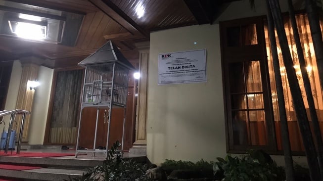 KPK Sita Maybach & Senjata Api dari Rumah Eks Dirut ASDP Terkait Korupsi Rp1,27 Triliun