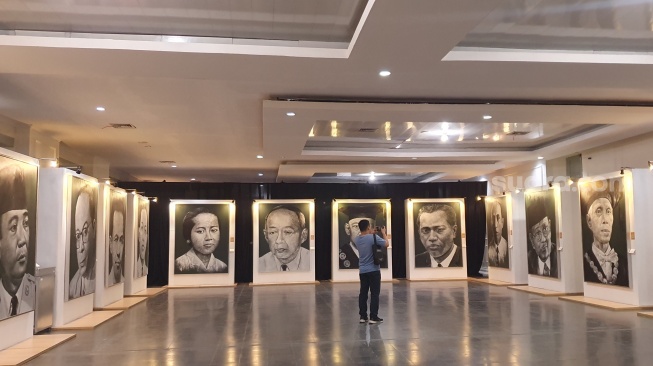 Pameran bertajuk SciArt 8.0: Potret Ilmuwan Inspiratif dalam Lukisan di Museum Benteng Vredeburg dari 24-29 Juni 2025. [Hiskia/Suarajogja]