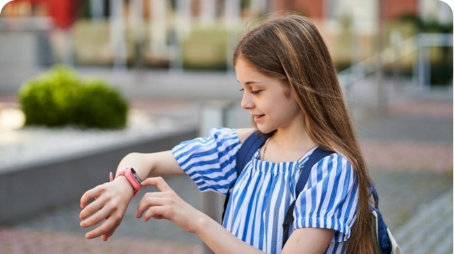 6 Rekomendasi Jam Tangan Wanita untuk Anak Remaja: Stylish tapi Unik, Bikin Penampilan Makin Kece