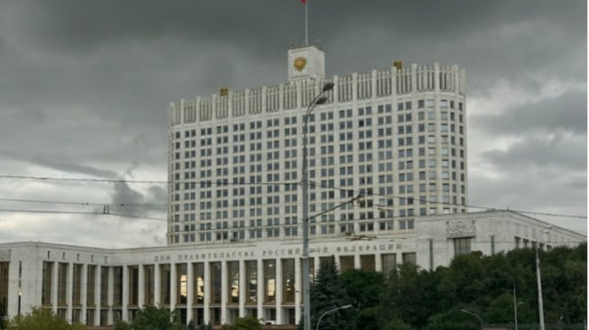 Antara Manipulasi dan Legitimasi: Saat Pemerintah Bicara Tanpa Mendengar