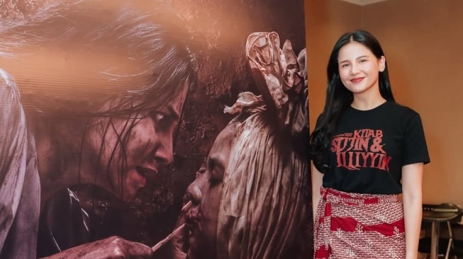 Yunita Siregar Ungkap Rasanya Dibungkus jadi Pocong di Film Kitab Sijjin dan Illiyyin