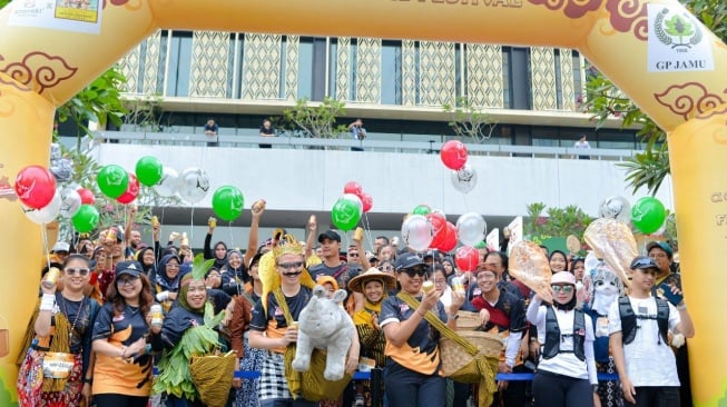 Tradisi Menjamu, Saat Warisan Budaya Berpadu dengan Fashion Modern