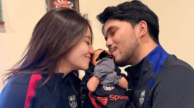 Wajah Baby Arash Anak Thariq Halilintar dan Aaliyah Massaid Terungkap, Mirip Siapa?