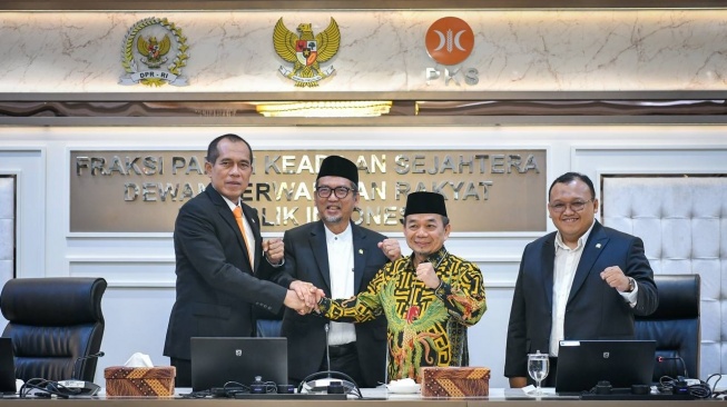 PKS Segarkan Fraksi DPR, Abdul Kharis Jadi Ketua, Ahmad Heryawan Geser Netty Prasetyani