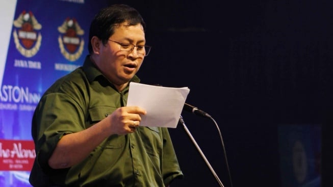 Dewan Redaksi Kabar Terdepan, Andy Yuwono menyampaikan sambutan dalam acara HUT ke-2 Kabar Terdepan yang berlangsung di Royal Regency Mojokerto, Senin (23/6/2025) malam. [Dok]