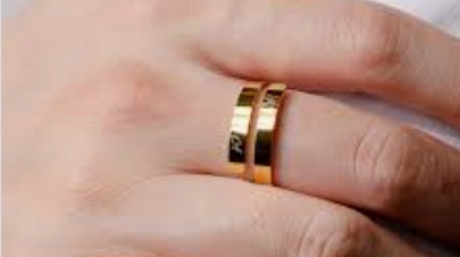 Cincin Emas Rose Gold