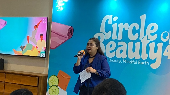 Head of Corporate Communications Chandra Asri Group, Chrisanthi Tarigan dalam #CircleOfBeauty 4.0 "Mindful Beauty, Mindful Earth”, Rabu (25/6/2025).