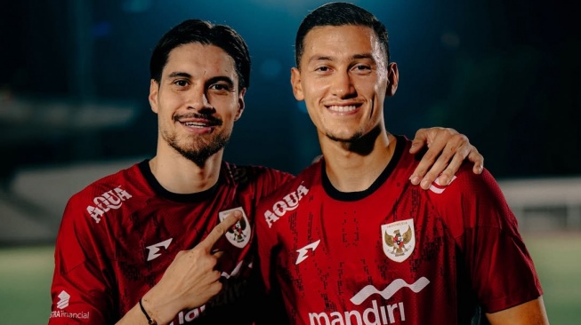 Jay Idzes Pamerkan Jersey Pemain Keturunan Rp86,91 Miliar