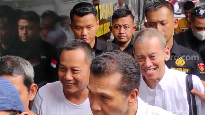 Sidang Narkoba Fariz RM: Senyum di Balik Jeruji, Ancaman Pasal Berlapis Menanti