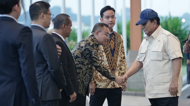 Wapres Gibran Rakabuming Raka dan sejumlah pejabat lain mengantar Presiden Prabowo Subianto yang akan berkunjung ke Rusia memenuhi undangan Presiden Vladimir Putin. [Instagram]