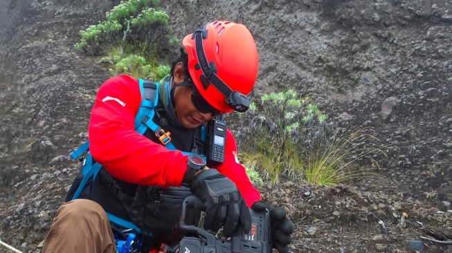 Tyo Survival anggota tim relawan evakuasi jenazah Juliana Marins [Instagram/tyo_survival]