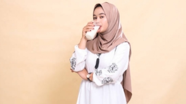 Benarkah Warga Sumsel Minum Susu di 1 Muharram? Ini Makna dan Doa Mujarabnya