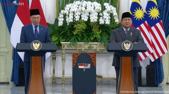 Usai Pertemuan Tertutup, Prabowo 'Girang' Bisa Sambut Anwar Ibrahim