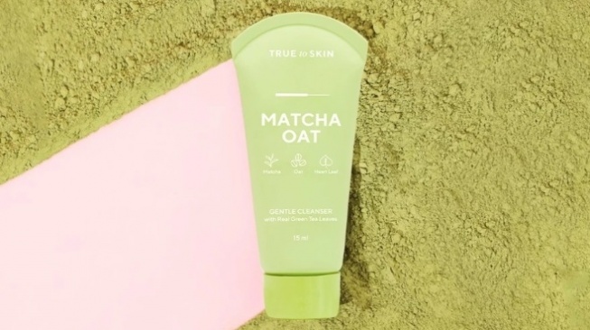 True to Skin Matcha Oat Gentle Gel Cleanser (Shopee)