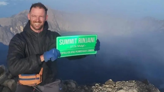 Paul Farrell menunggu lima hingga enam jam sampai akhirnya diselamatkan di Gunung Rinjani. (Foto: @farrellpaulo via Instagram/Dokumen pribadi/BBC)