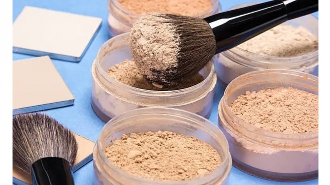 5 Pilihan Bedak Tabur yang Bikin Glowing dan Tahan Lama, Mulai Rp20 Ribuan!
