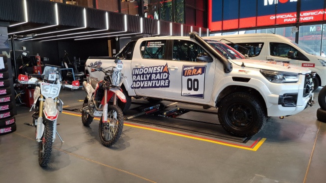 Indonesia Rally Raid Adventure Gabungkan Dua Kendaraan Dalam Satu Trek Off-Road