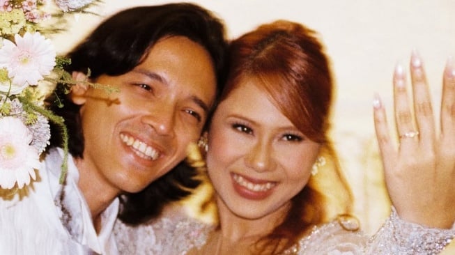 Nadin Amizah resmi bertunangan dengan Faishal Tanjung. [Instagram]