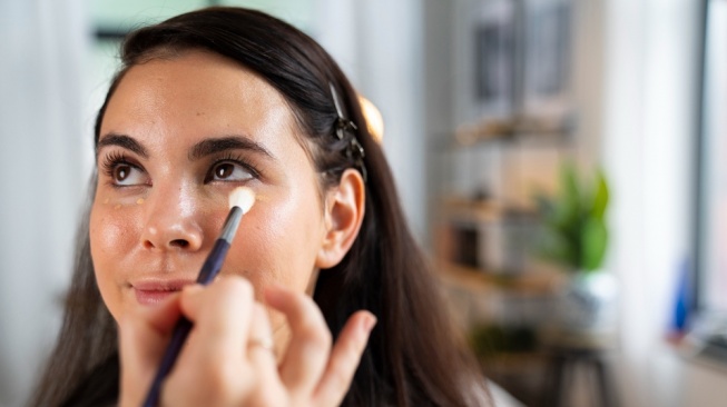 5 Rekomendasi Concealer di Bawah Rp50 Ribu: Ampuh Tutupi Mata Panda, Cocok buat Pemula