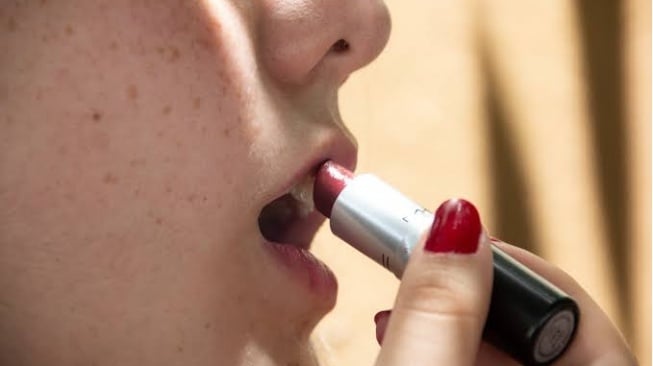 5 Rekomendasi Lipstik yang Tidak Bikin Bibir Kering, Harga Mulai Rp18 Ribuan Saja