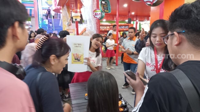 Deretan Booth Bagi-bagi Gratisan di Jakarta Fair 2025, dari Kopi sampai Emas Batangan!