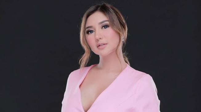 Dari Ratu Setan ke Ratu Kecantikan: Alda Augustin Ungkap Proyek Rahasia di Balik Layar