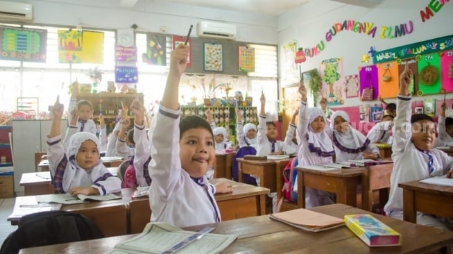 Wamen Dikdasmen Ungkap Pemerintah Masih Hitung Kalkulasi untuk Gratiskan Sekolah Sesuai Putusan MK