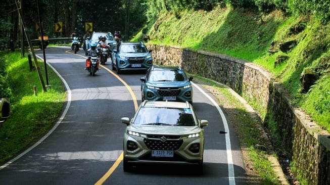 Menguji performa kompak SUV pendatang baru Suzuki Fronx di Bumi Parahyangan. (Foto: SUARA.com/Manuel Jeghesta)