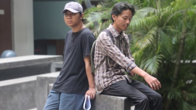 Mitos vs Fakta: Benarkah Mahasiswa yang Modis Itu Tertekan?