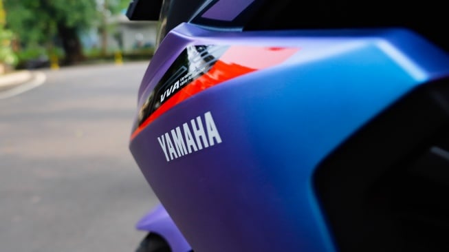 Yamaha Aerox CyberCity dibanderol dengan harga Rp34 juta dengan dua pilihan warna, yaitu Matte Blue Red dan Matte Blue Yellow. (Foto: SUARA.com/Alfian Winanto)
