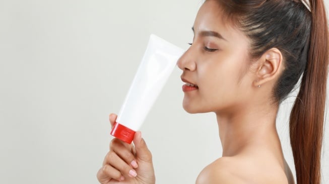7 Sabun Cuci Muka untuk Kulit Berminyak Mulai Rp18 Ribuan, Wajah Bebas Kilap Seharian!