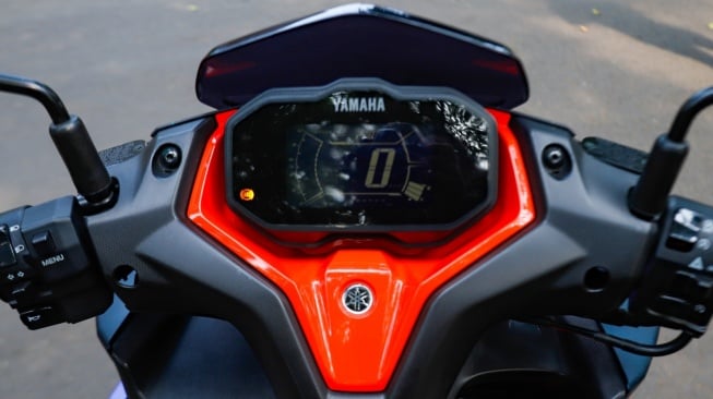 Yamaha Aerox CyberCity sudah dibekali sistem Y-Connect yang memungkinkan motor terkoneksi dengan smartphone. (Foto: SUARA.com/Alfian Winanto)