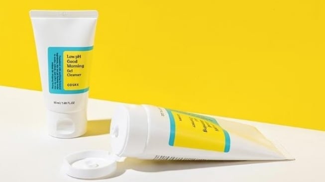 COSRX Low pH Good Morning Gel Cleanser (watsons.co.id)