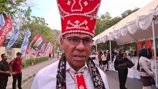 Wakil Gubernur NTT Johni Asadoma saat diwawancarai ANTARA di Kupang. (ANTARA)